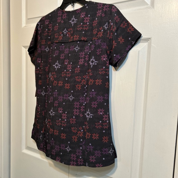 NWT Carhartt Force Women's Medical Scrub Top Size S Small Purple Black V-Neck - Picture 8 of 9